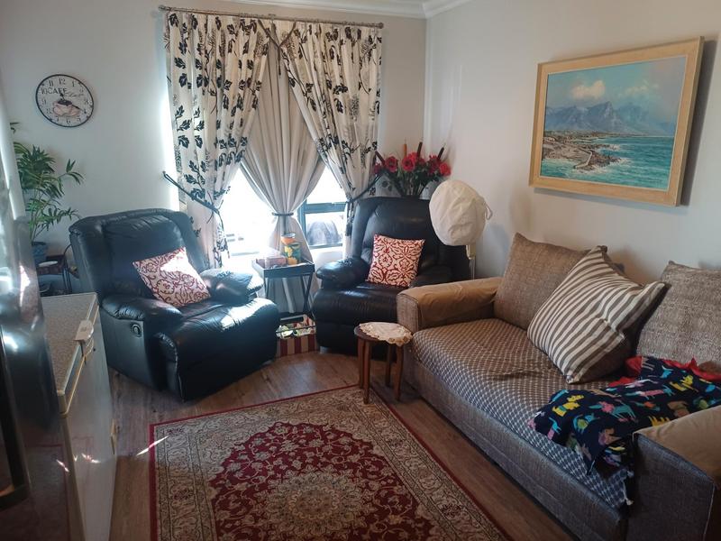 1 Bedroom Property for Sale in Buhrein Western Cape